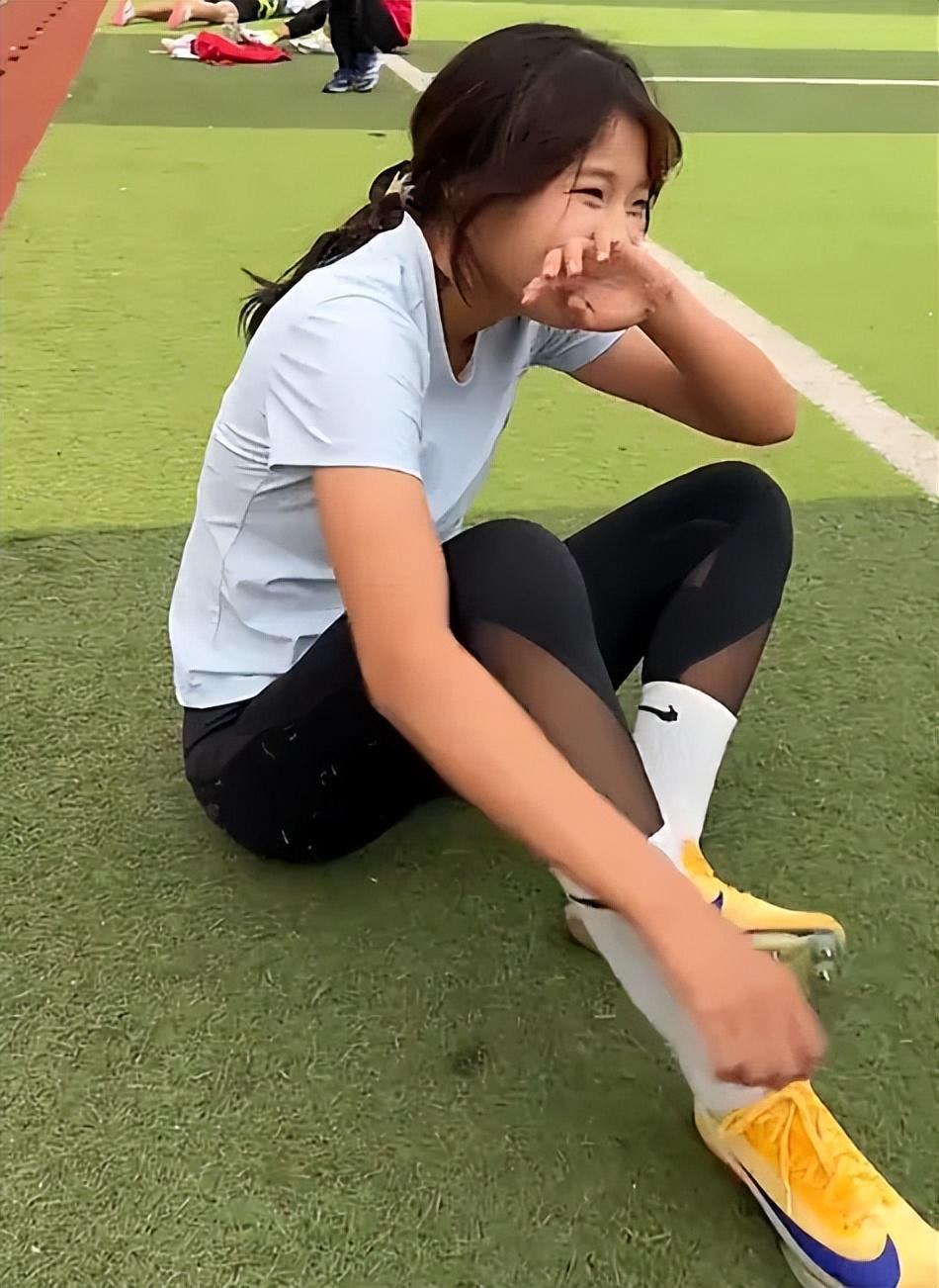 中国女足半场仅1射！媒体人热议：踢得比想象的好，邵子钦太重要